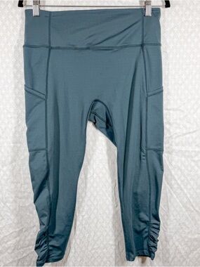 Free People Movement‎ Dark Green Out Of Your League Pocket Crop Leggings